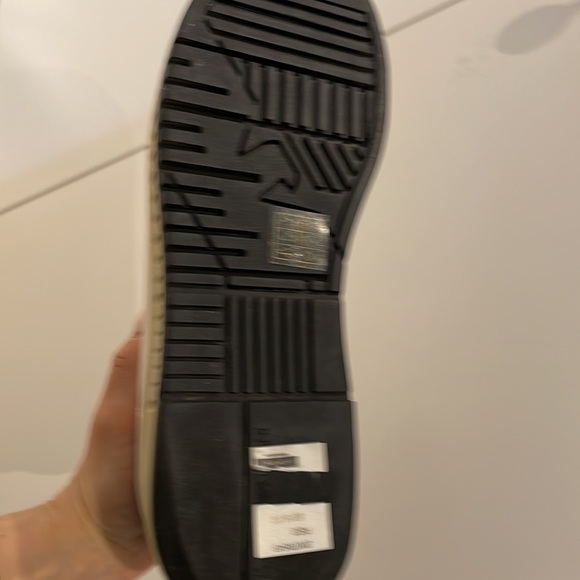 Like new Emporio Armani sneakers - Picture 5 of 5